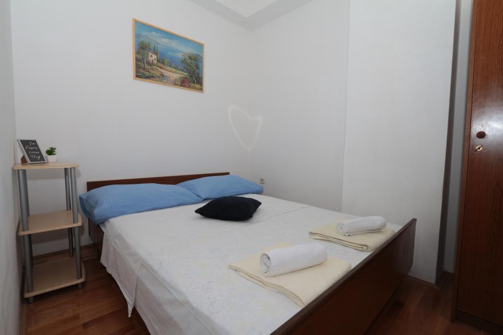 Central Beach Apartment Makarska Room photo