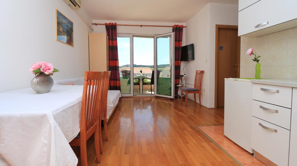 Central Beach Apartment Makarska Exterior photo